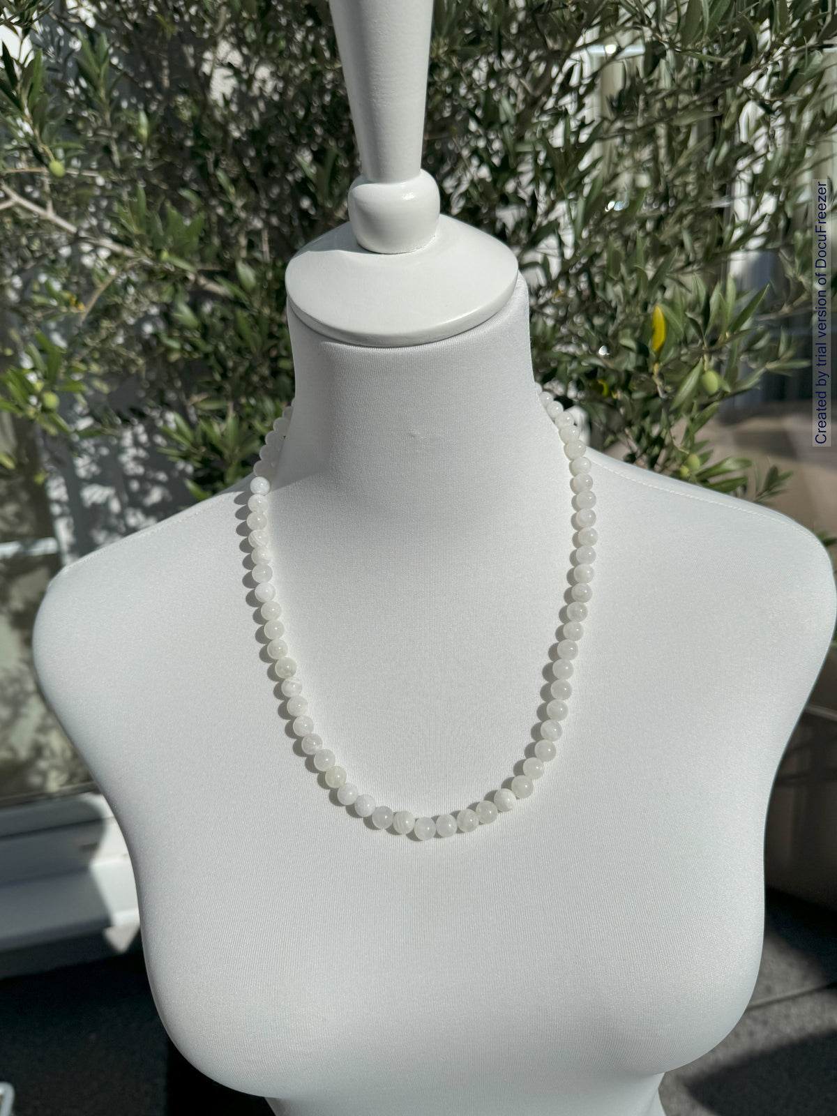Kette aus Mondstein -Perlen 8 mm -verschiedene Längen - 1 Stück - crystal paradise