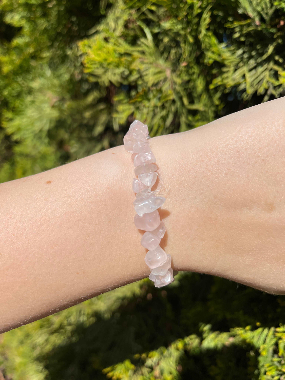Armband aus Rosenquarz-Chipstone-Perlen - 10 Stück