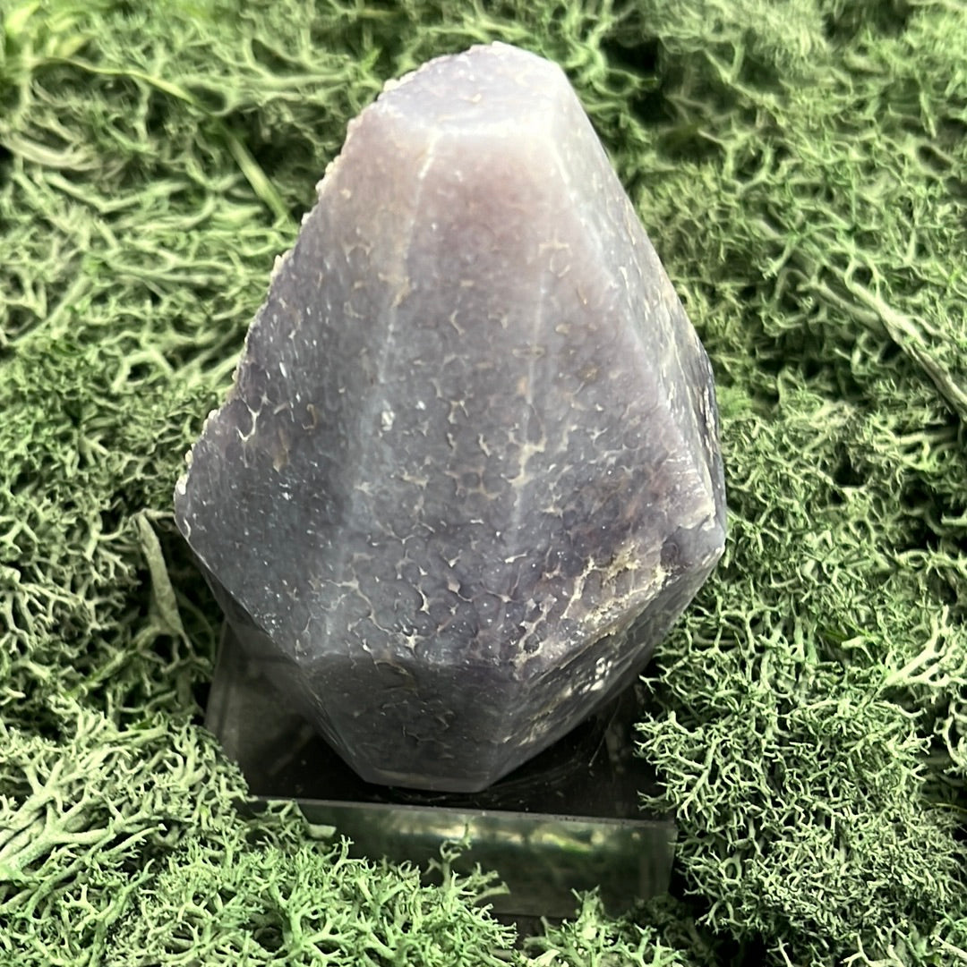 Trauben Achat Freeform aus Indonesien (234g) - schönes Violett in Obeliskenform - crystal paradise