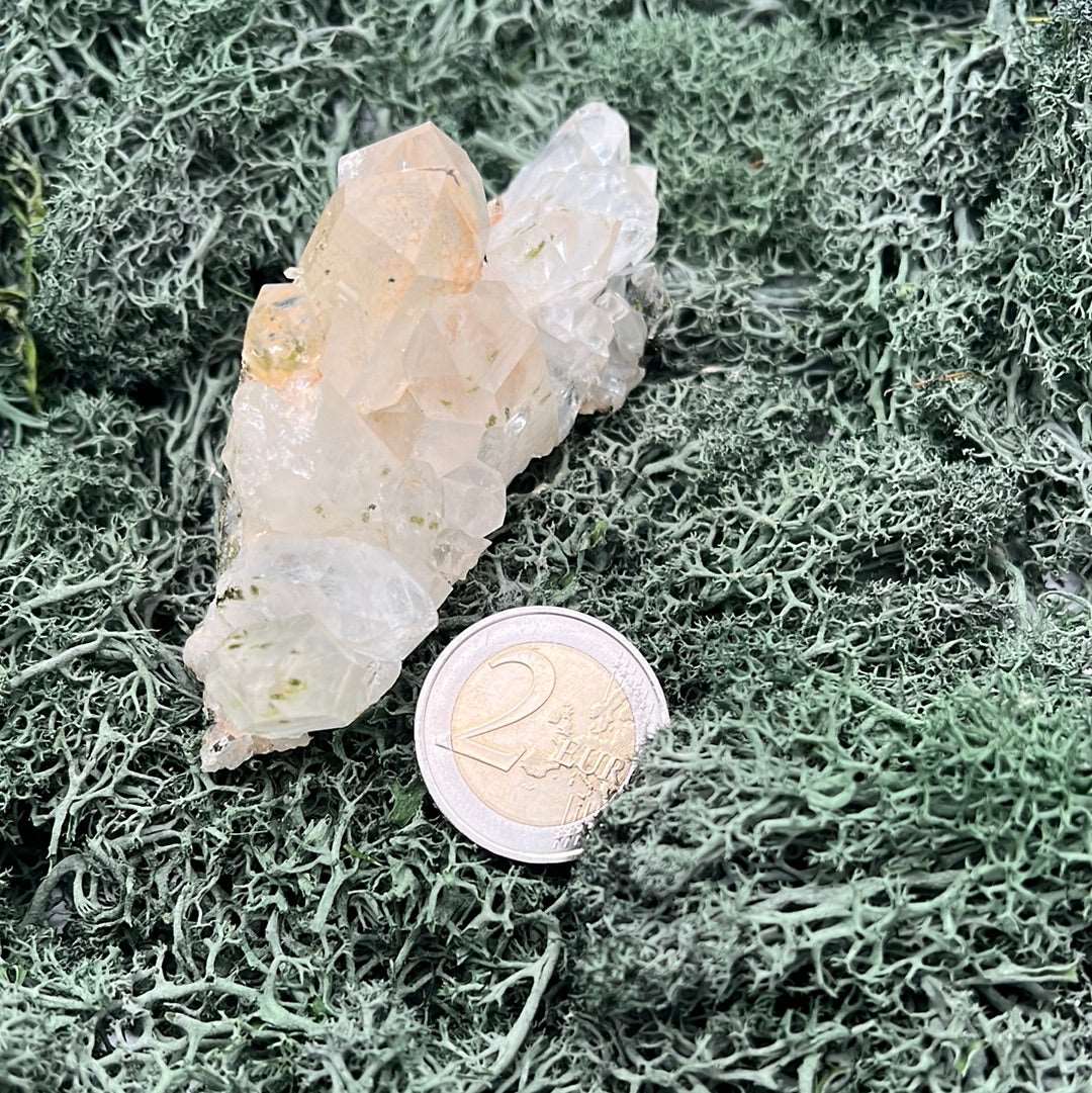 Epidot und Himalaya Quarz (Bergkristall) aus dem Skardu Tal in Pakistan (106g) - Handstufe