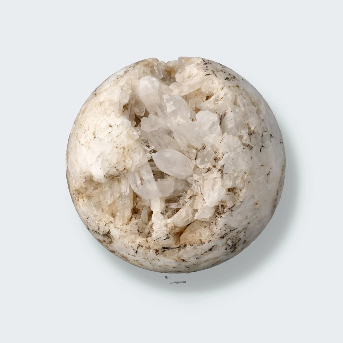 Marokko Quarz Geode als polierte Kugel, 2,48 kg, kristalliner Hohlraum mit funkelnden Quarzkristallen