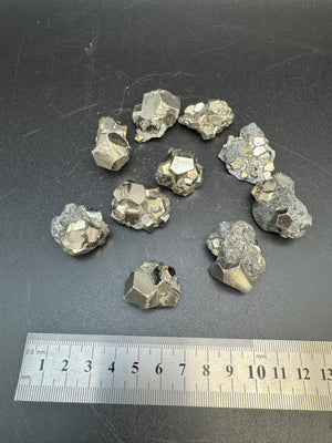 Pyrit aus Indonesien - verschiedene Größen - crystal paradise
