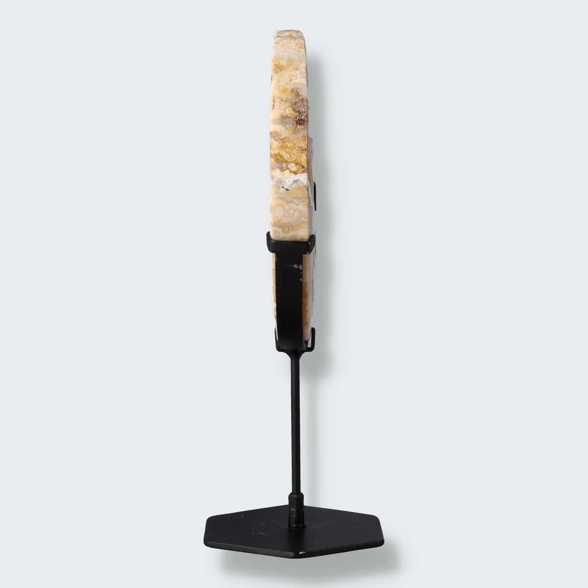 Mond auf schwarzem Standfuss aus mattem Golden Crazy Laze Achat – Ansicht 3