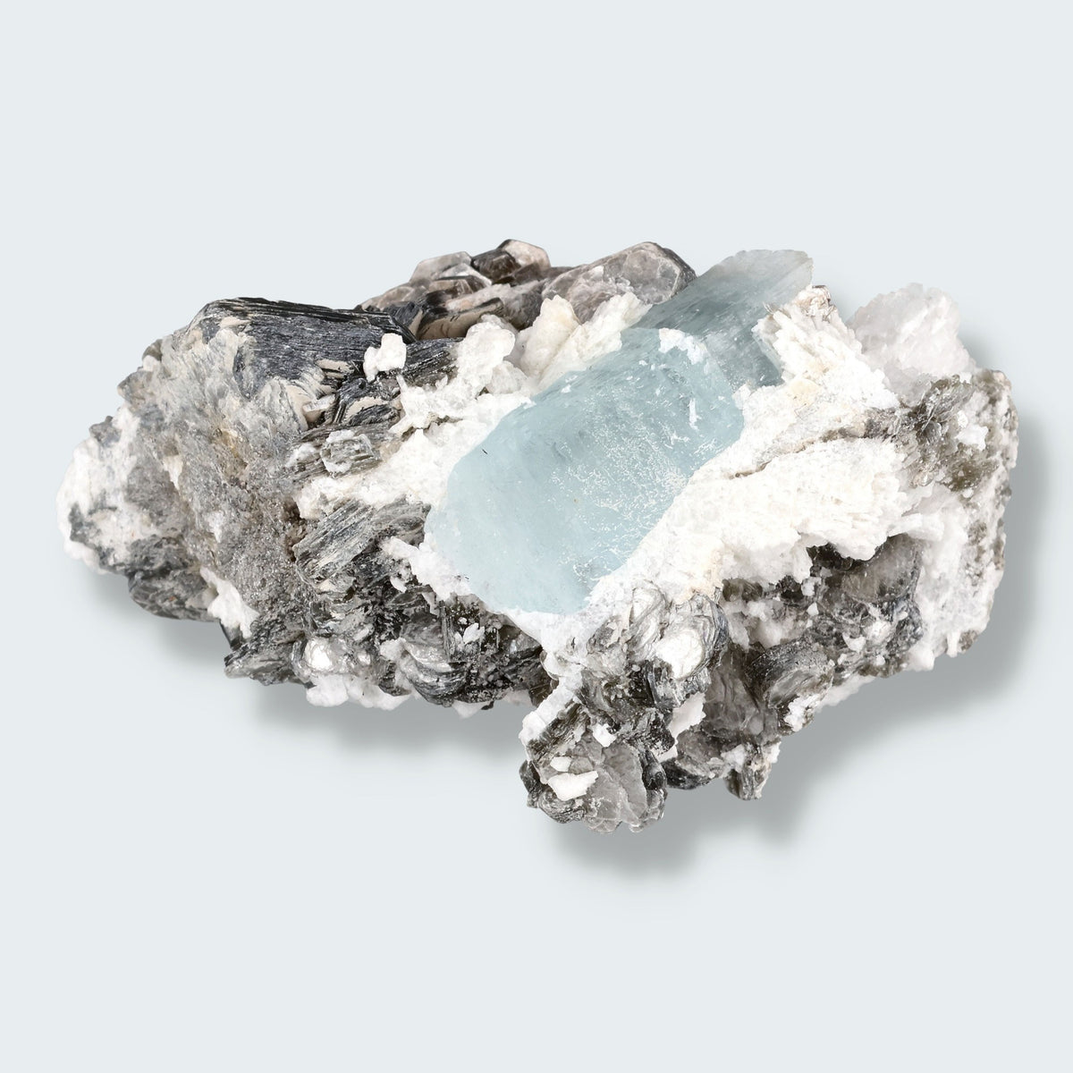 Aquamarin Stufe an Matrix und Quarz aus Pakistan (47g)